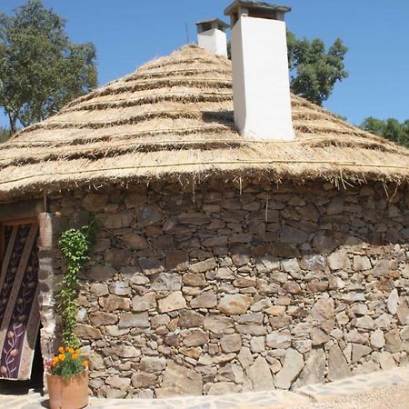 קזאיה דה לה סיירה Alojamiento Los Chozos מראה חיצוני תמונה